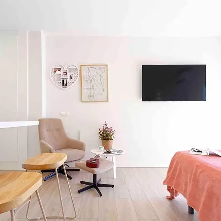 Escape At Marbella, Premium Apartment, 5min On Apartment